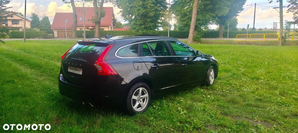 Volvo V60 D4 Summum - 36
