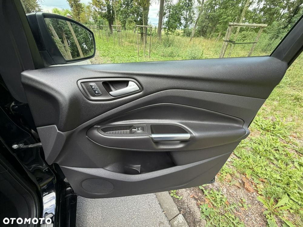 Ford Kuga - 32