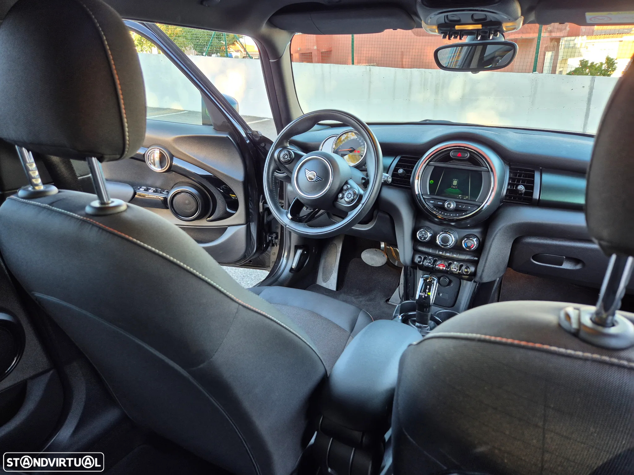 MINI 5 Portas Cooper 4Business Plus Auto - 19