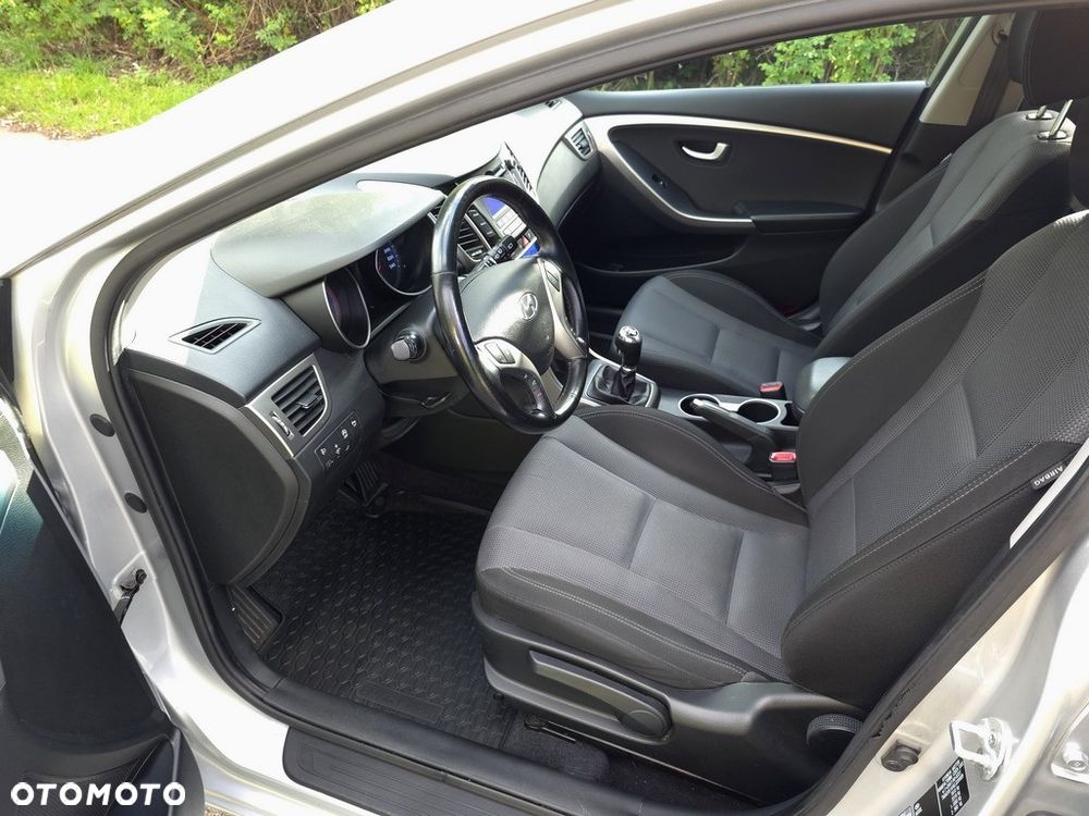 Hyundai i30 blue 1.6 CRDi Style - 13