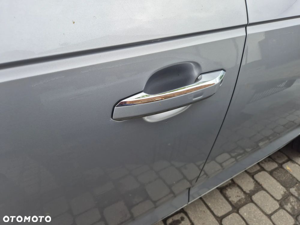 Audi A4 Avant - 16
