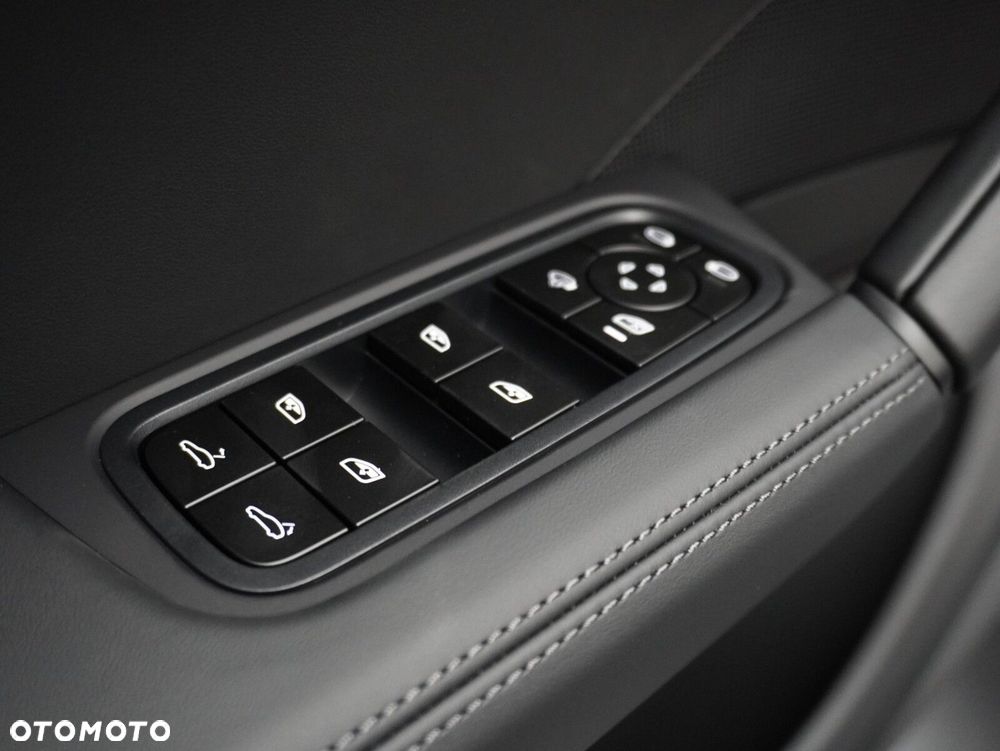 Porsche Cayenne Black Edition - 20