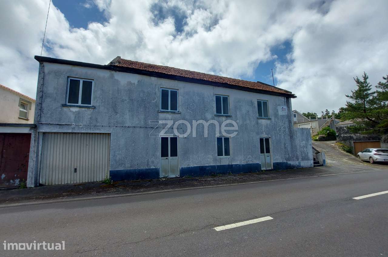 Moradia com terreno em Santo António, ilha de São Jorge - Grande imagem: 2/17
