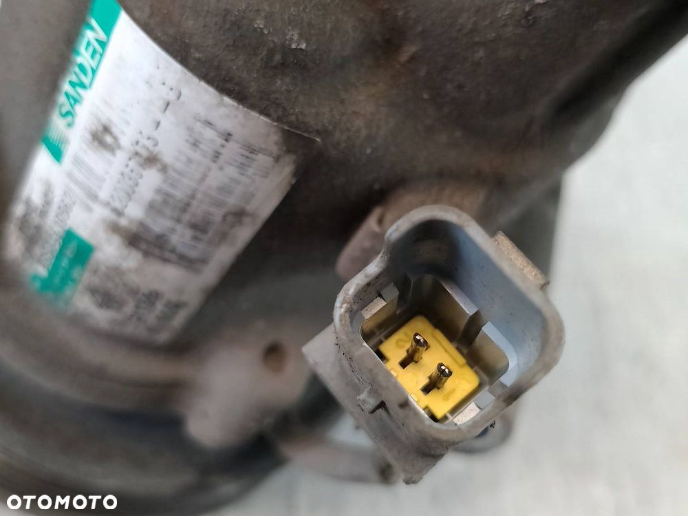 POMPA, SPRĘŻARKA KLIMATYZACJI RENAULT CLIO III 1.2 16V - 9