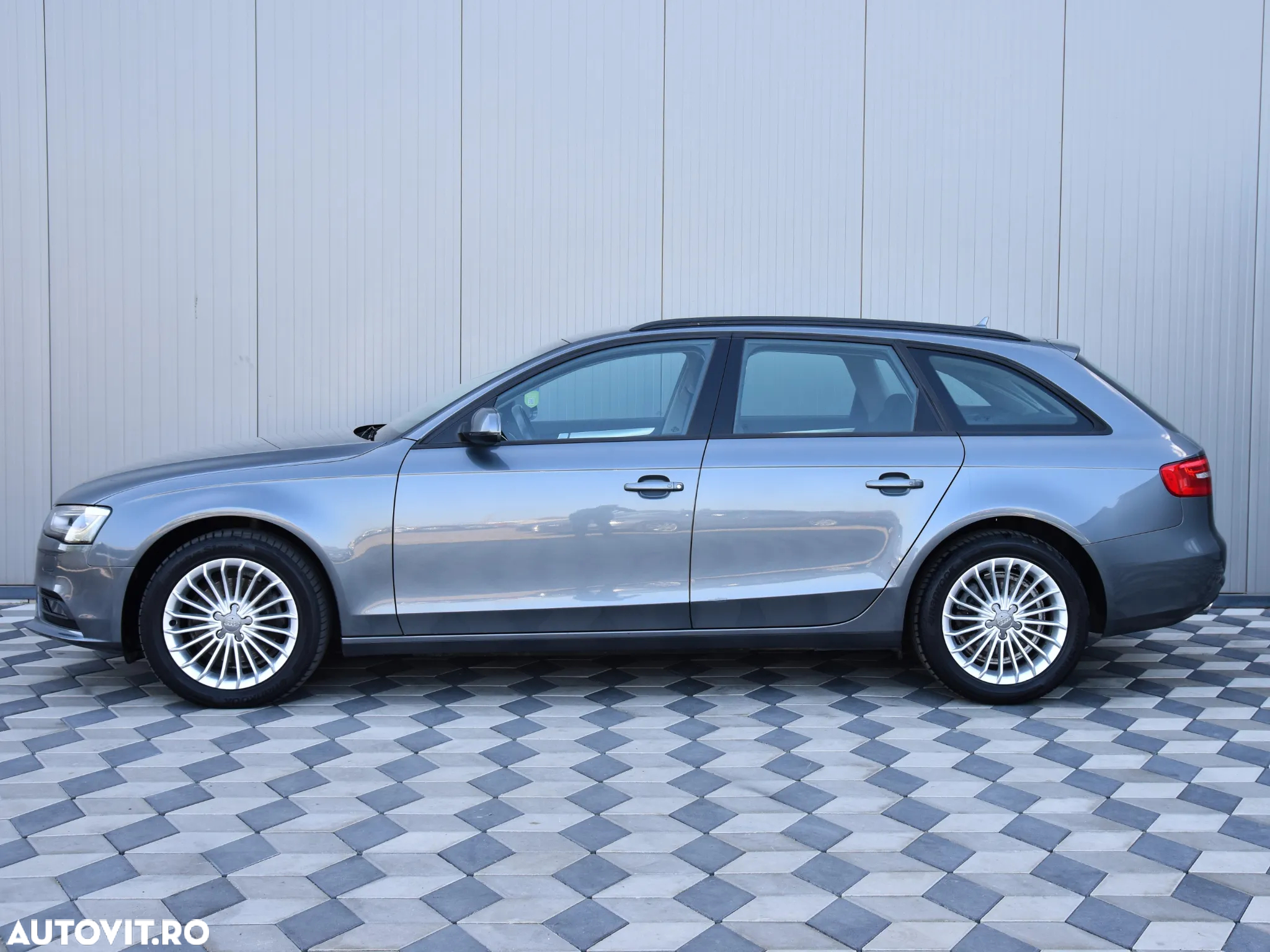 Audi A4 Avant 2.0 TDI DPF multitronic Attraction - 13
