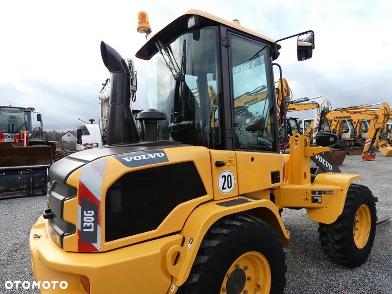 Volvo L30G Z Niemiec / 5.774mtg / kilka sztuk / - 25