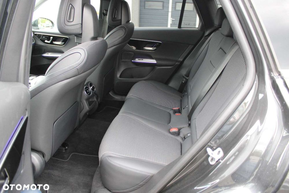 Mercedes-Benz GLC - 24