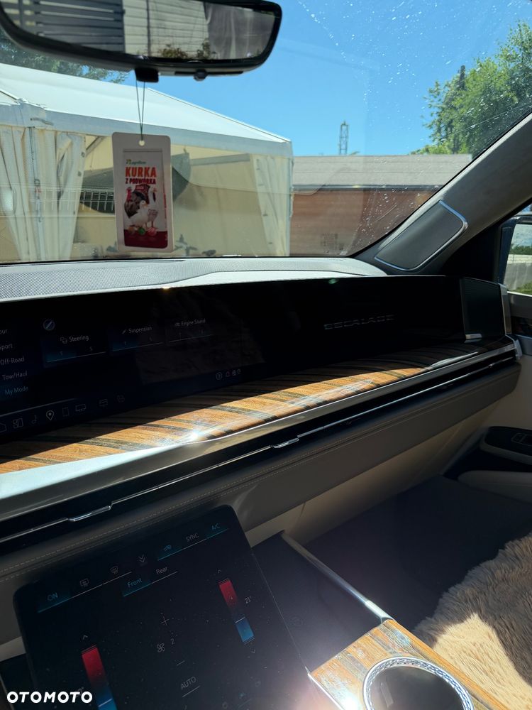 Cadillac Escalade 6.2 V8 AWD AT Platinum - 8