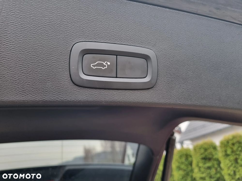 Volvo XC 40 T5 AWD Geartronic Momentum Pro - 17