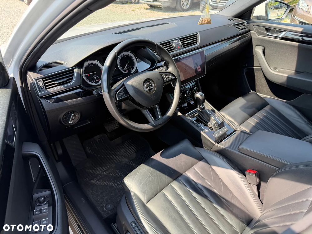 Skoda Superb 2.0 TDI DSG L&K - 36