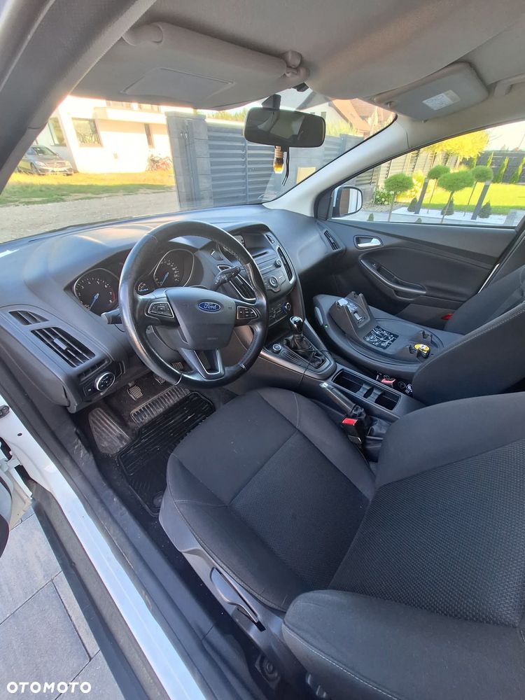Ford Focus 1.6 Trend - 9