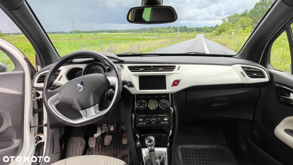 Citroën DS3 1.6 HDi 99g SoChic - 8
