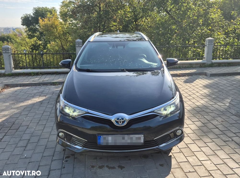 Toyota Auris 1.8 L VVT-i HSD Sol + - 3