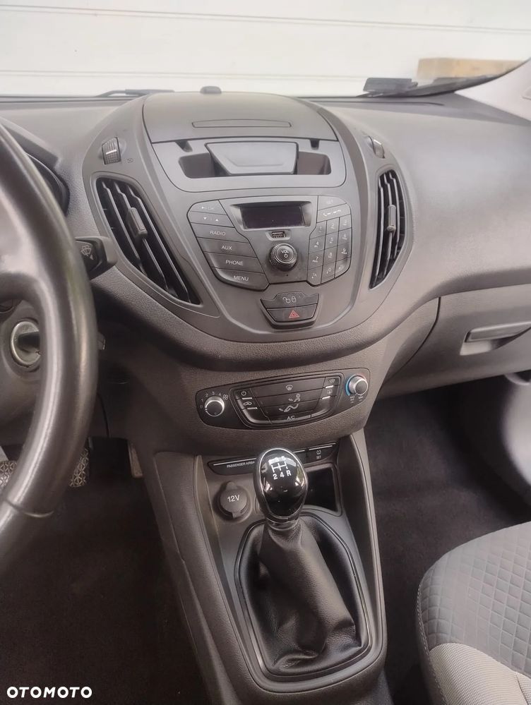 Ford Tourneo Courier 1.0 EcoBoost Trend - 24