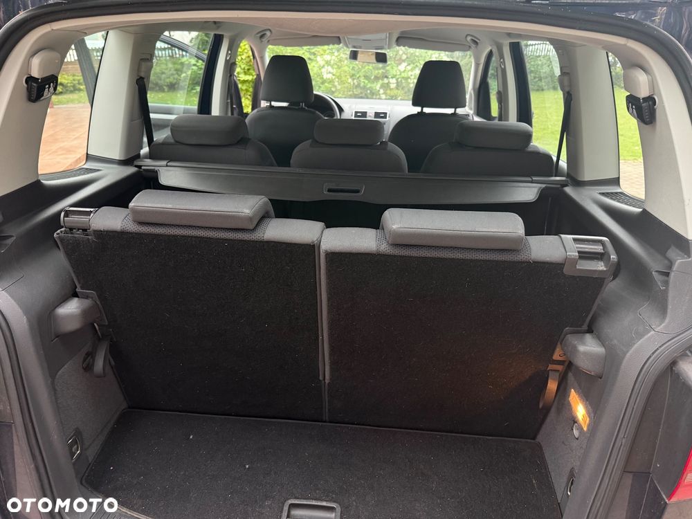 Volkswagen Touran 1.6 TDI DPF BlueMot Comfortline - 38