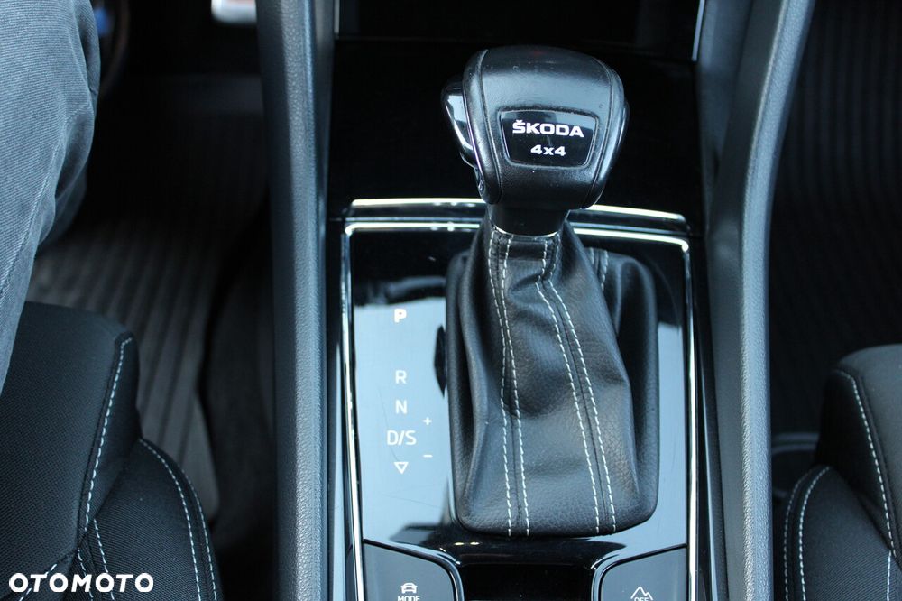 Skoda Karoq 2.0 TSI 4x4 Sportline DSG - 39