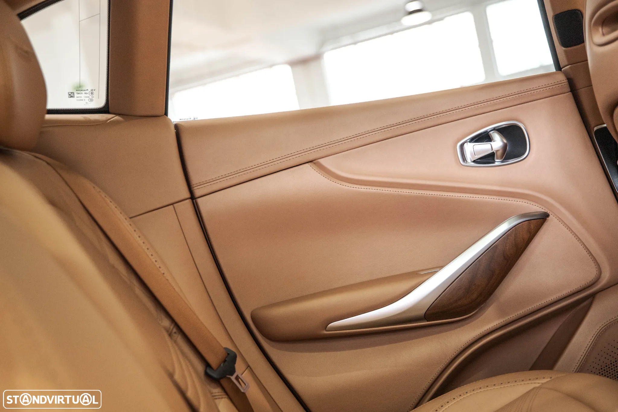 Aston Martin DBX Standard - 36