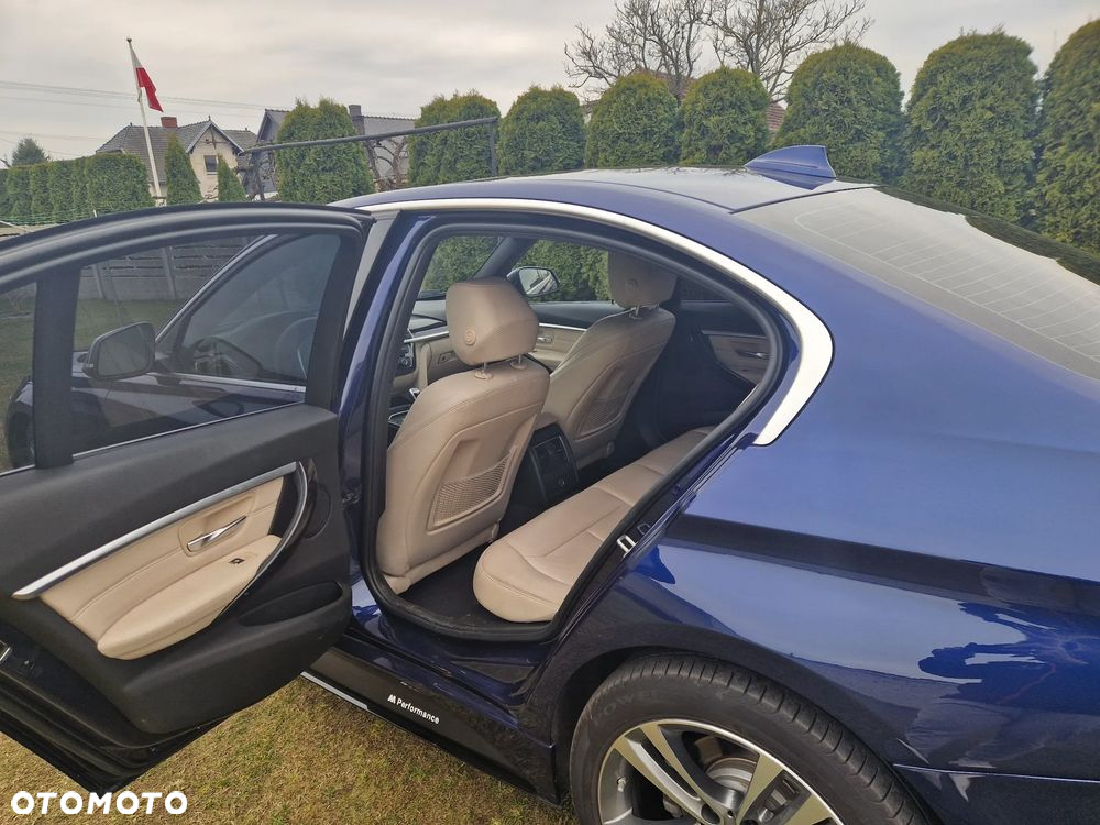 BMW Seria 3 330i Advantage sport - 7