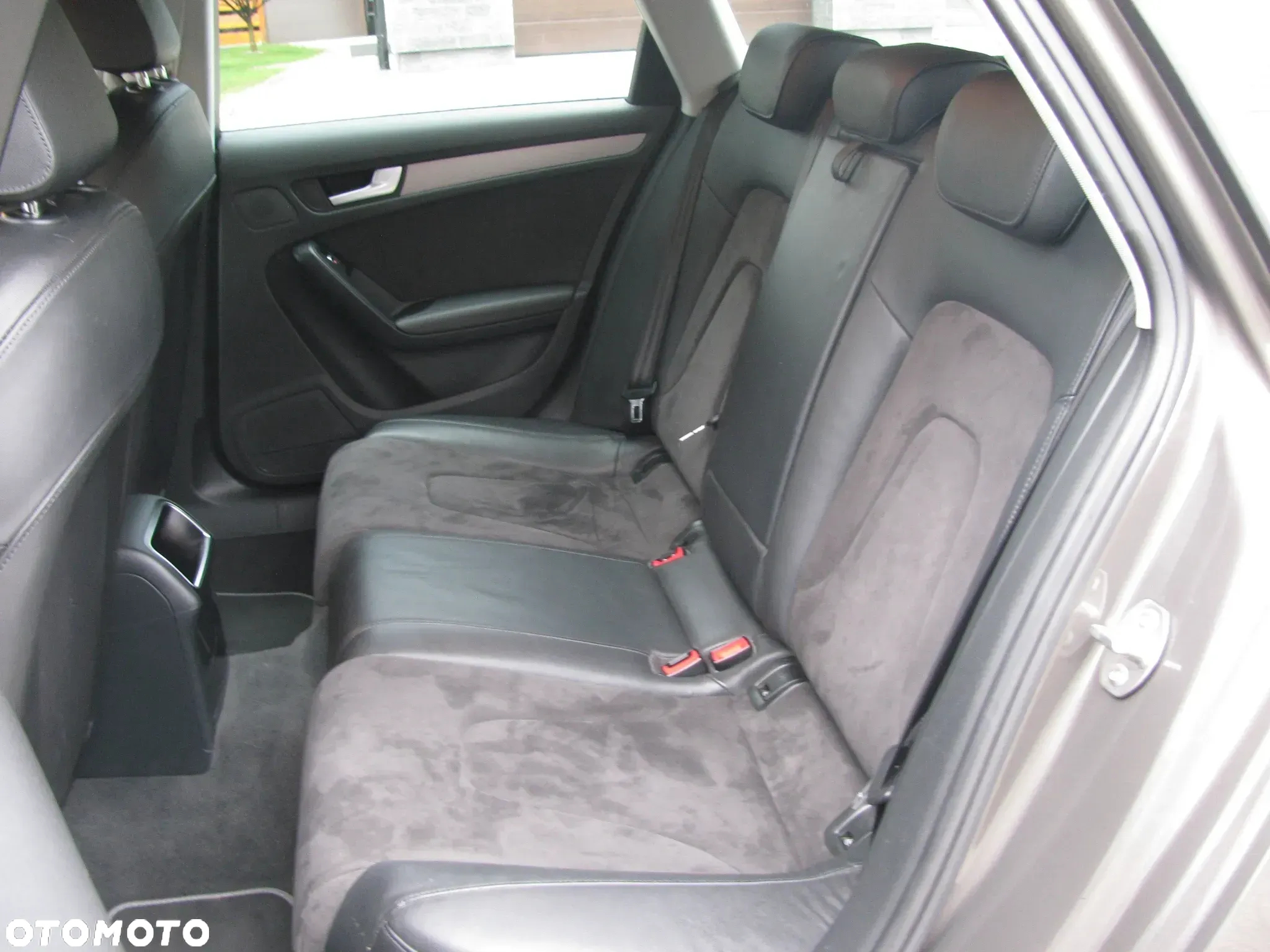 Audi A4 Avant 2.0 TDI DPF quattro Ambiente - 29