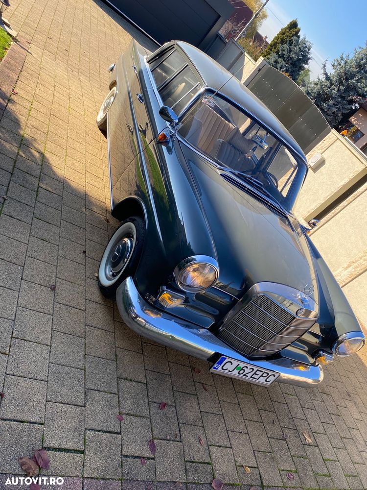 Mercedes-Benz W110/W111 - 1