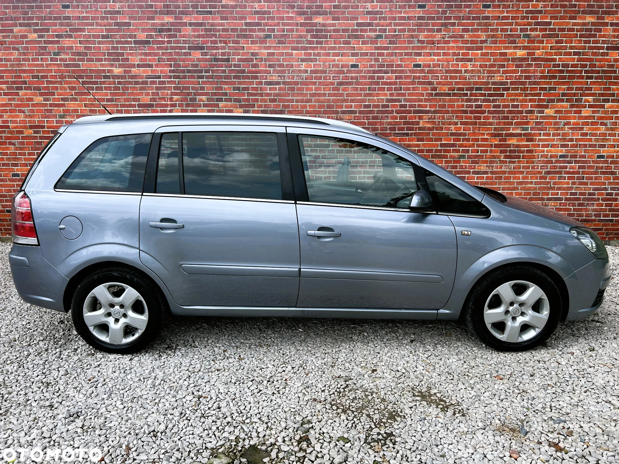 Opel Zafira - 38