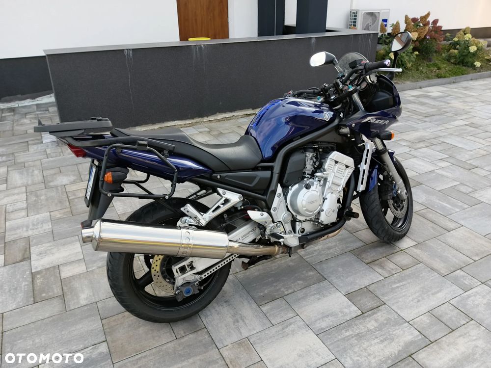Yamaha FZS - 6