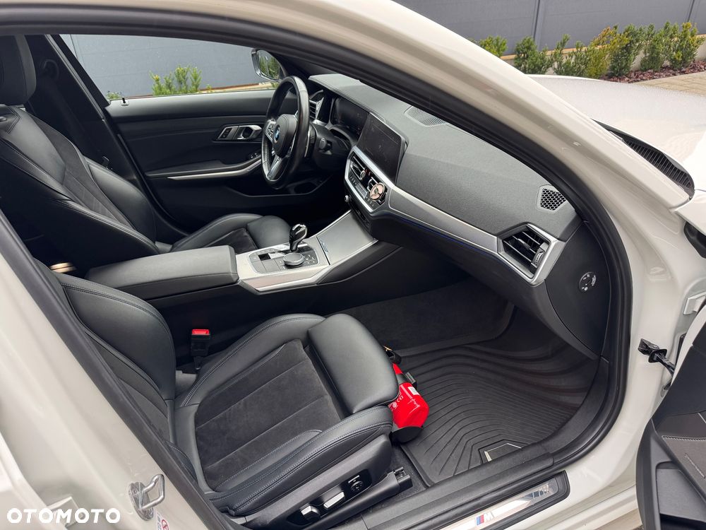 BMW Seria 3 320d M Sport Shadow - 16