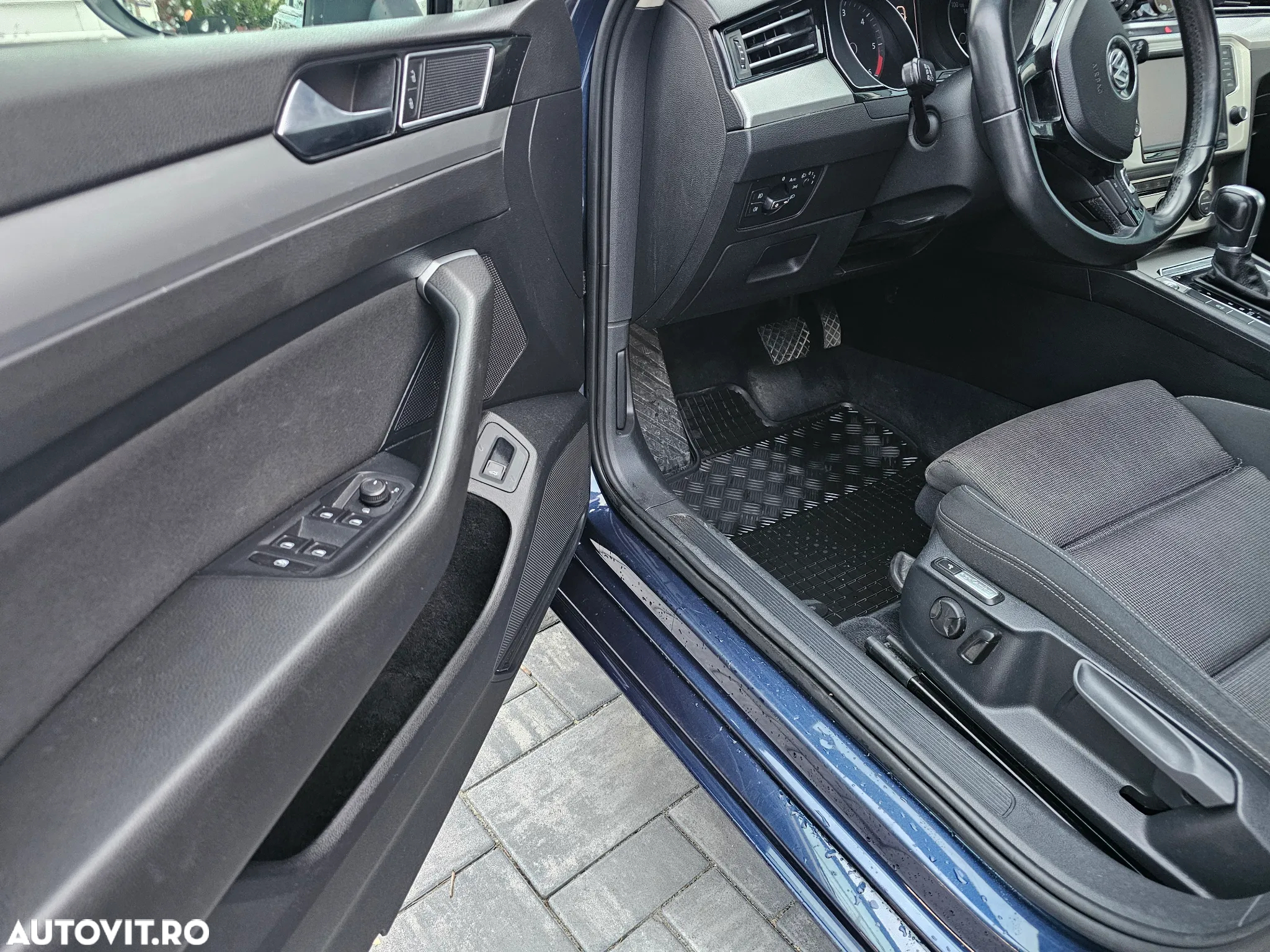 Volkswagen Passat 2.0 TDI (BlueMotion Technology) DSG Comfortline - 9