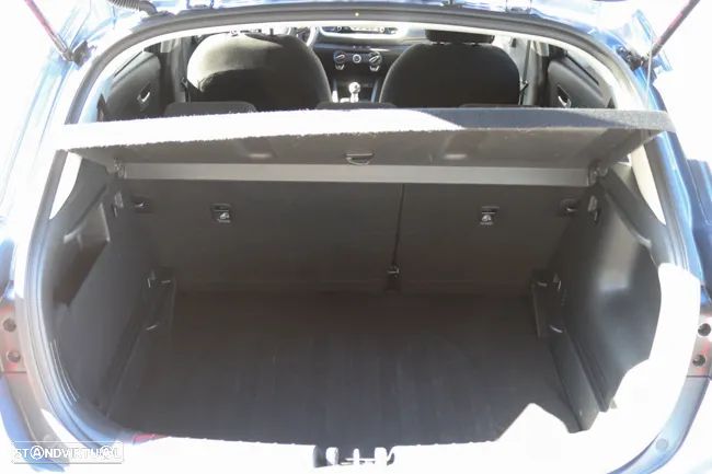Kia Stonic 1.2 MPi Dynamic - 5