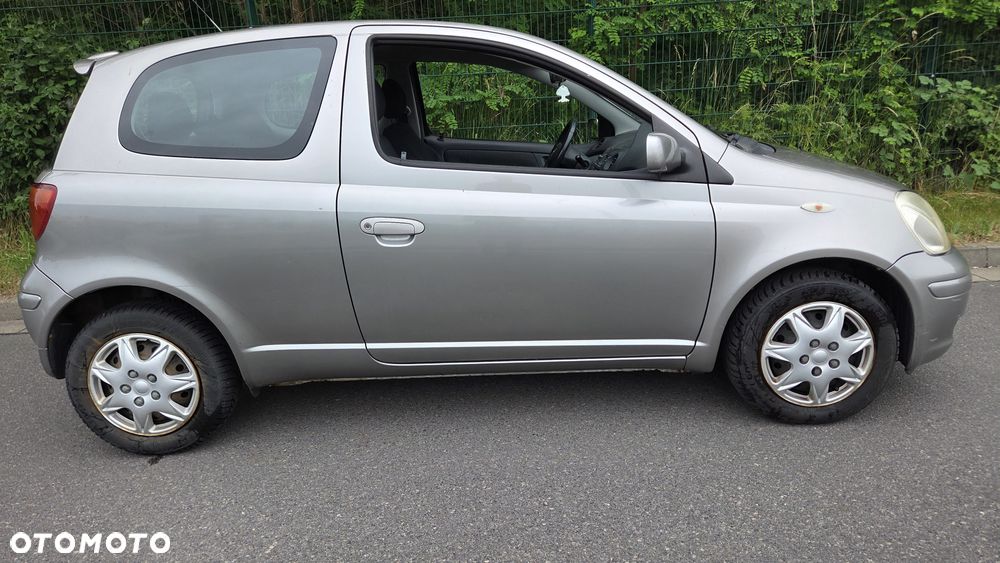 Toyota Yaris - 4