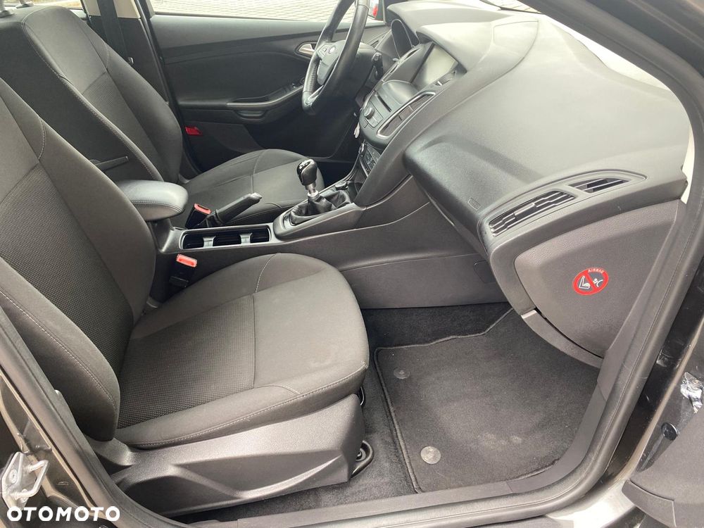 Ford Focus 1.0 EcoBoost Titanium - 27