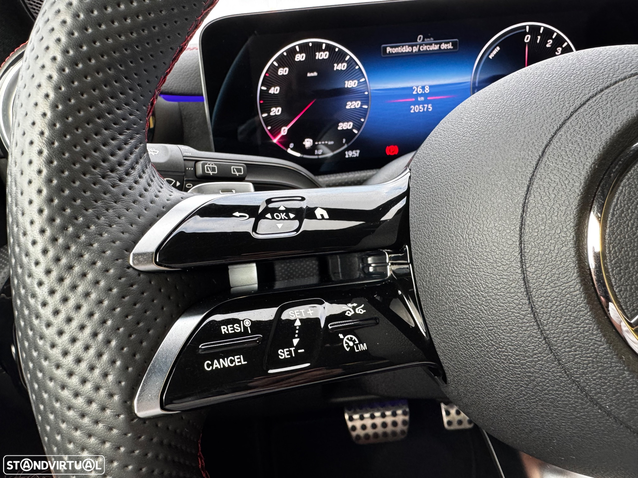 Mercedes-Benz CLA 250 e Shooting Brake AMG Line - 36