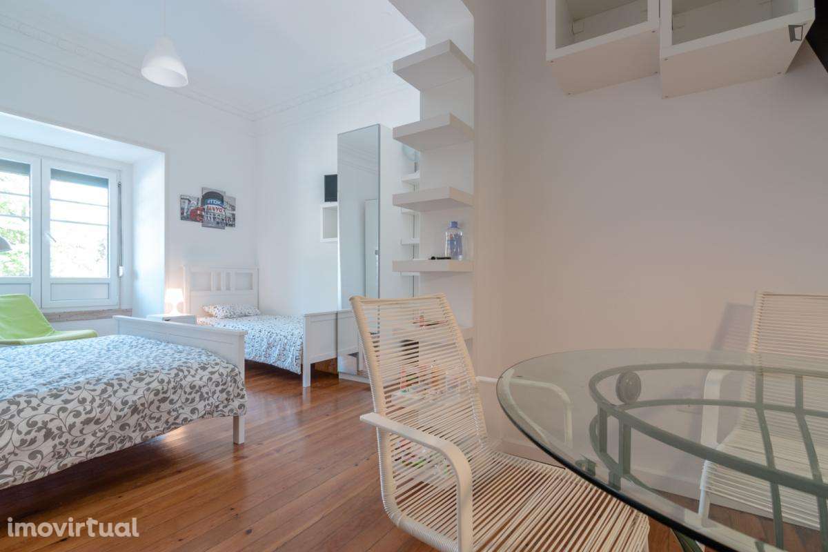Quarto - localizado em Alameda Lisbon - Grande imagem: 2/22
