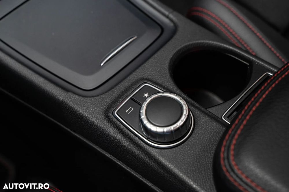 Mercedes-Benz GLA 250 7G-DCT AMG Line - 13