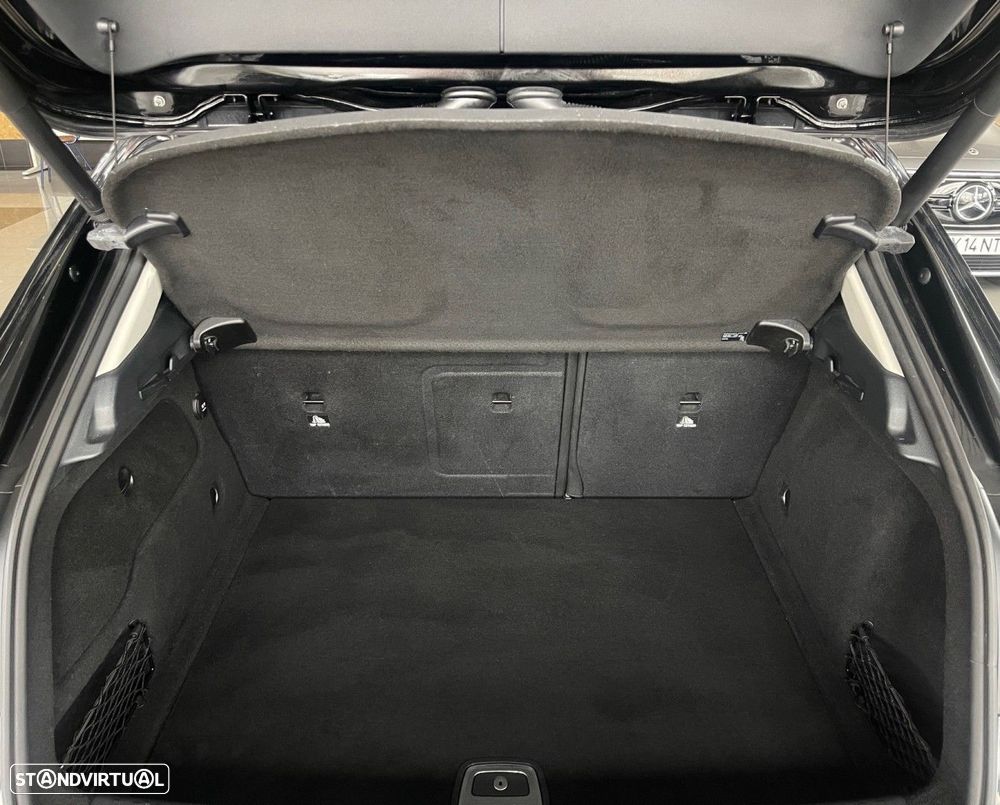 Mercedes-Benz GLA 180 d Aut. - 10