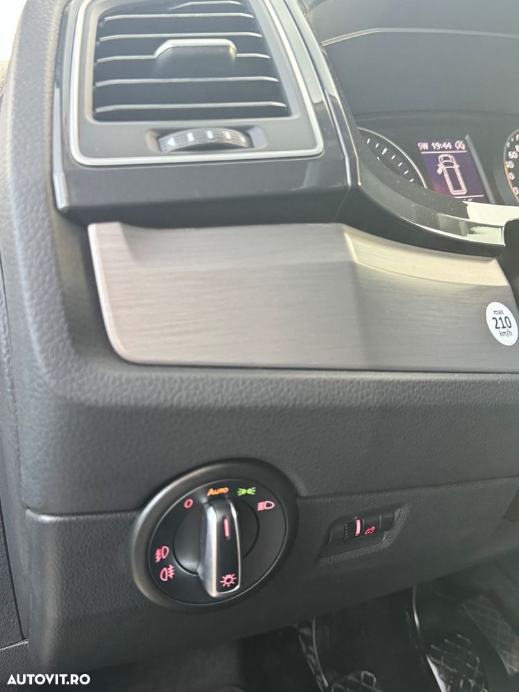 Volkswagen Multivan - 18