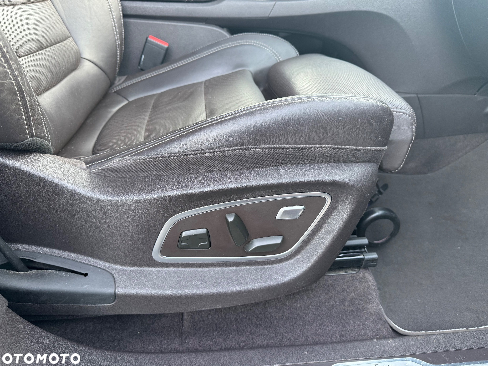 Renault Espace 1.6 dCi Energy Initiale Paris EDC - 25