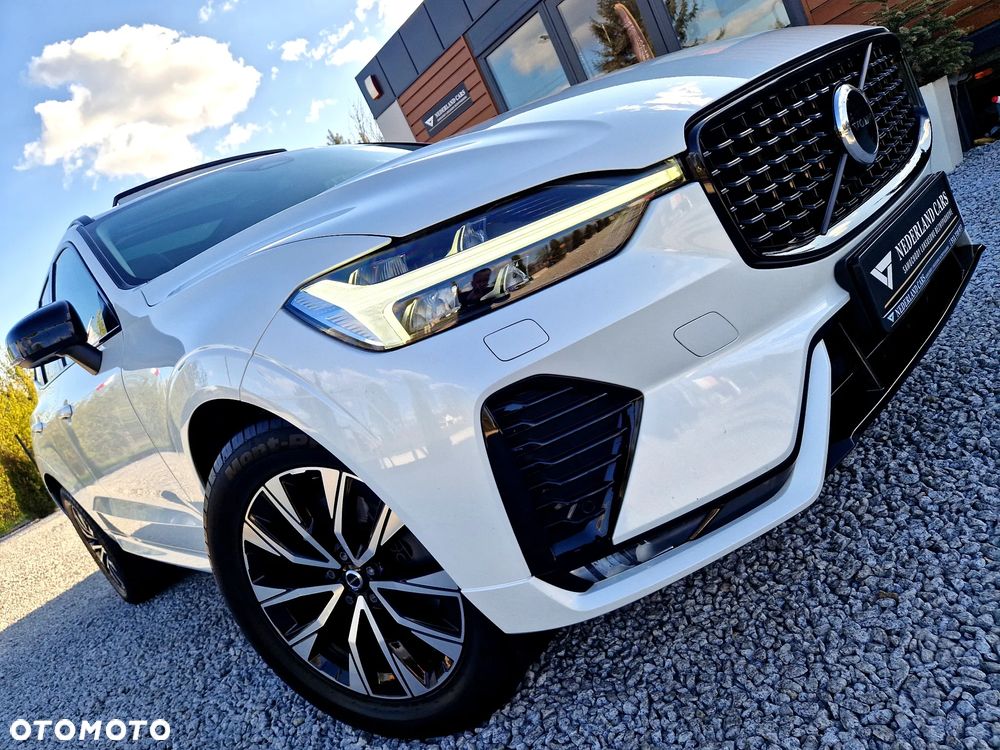Volvo XC 60 B4 D Plus Dark - 38