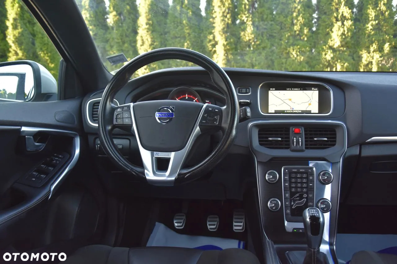 Volvo V40 D2 Drive-E R-Design Momentum - 11