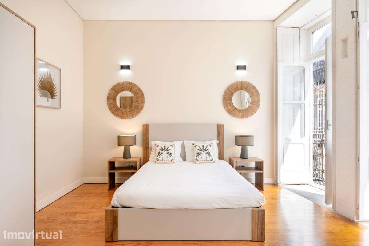Quarto - localizado em Santo Ildefonso Porto - Grande imagem: 2/13