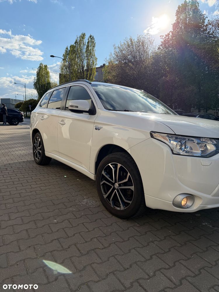 Mitsubishi Outlander - 13