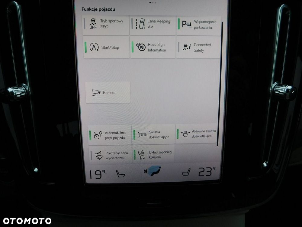 Volvo XC 40 - 18