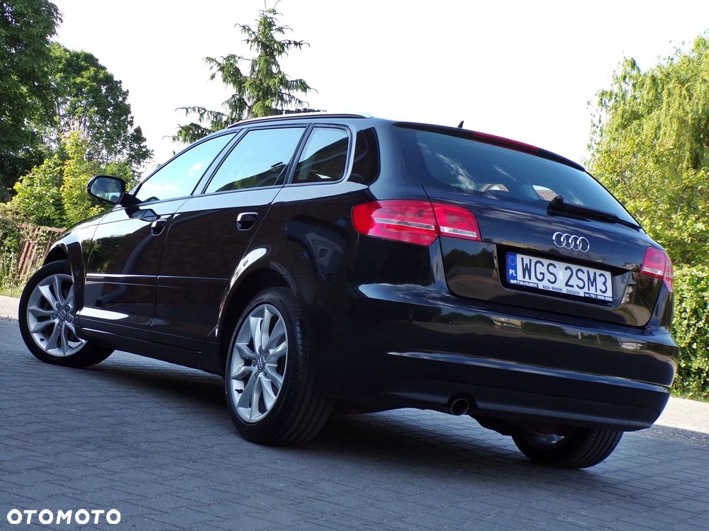 Audi A3 Sportback 2.0 TDI S line Sportpaket plus - 4