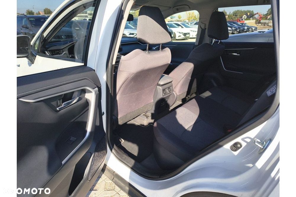 Toyota RAV4 - 6