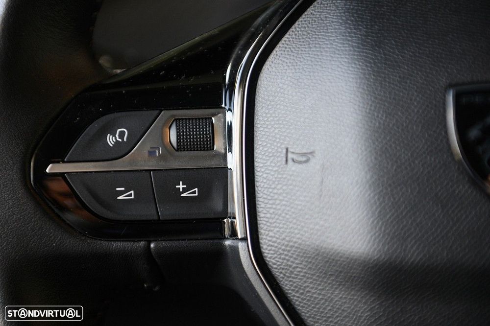 Peugeot 208 1.2 PureTech Allure - 33