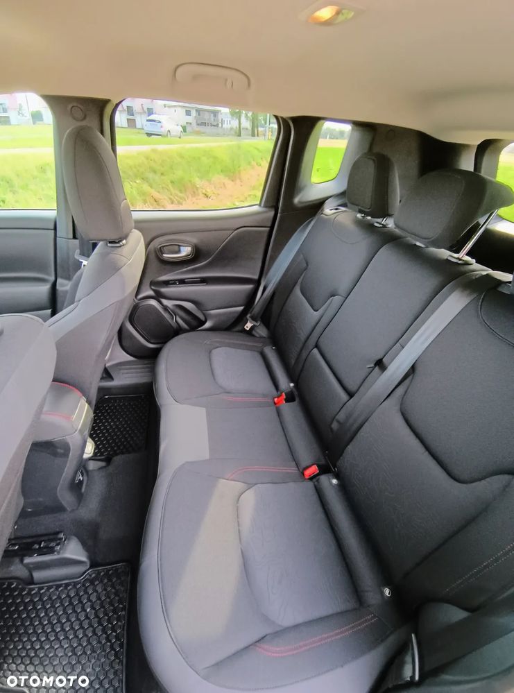 Jeep Renegade - 18