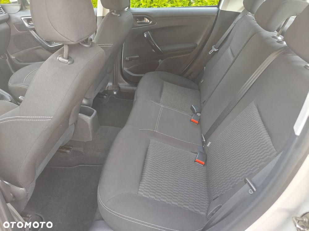 Peugeot 208 PureTech 82 Active - 14