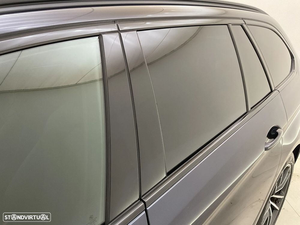 BMW 530 e Pack Desportivo M — fotografia 31