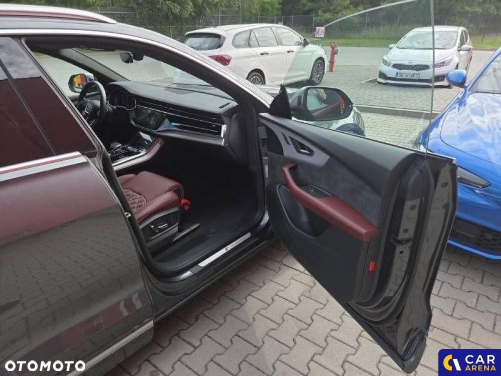 Audi SQ8 - 25