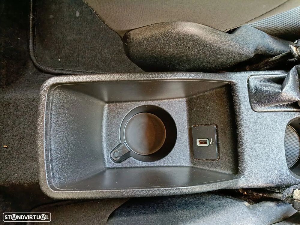 Ford Fiesta 1.5 TDCi Active - 15